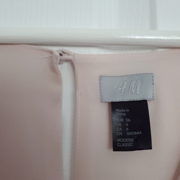 Modern/ Classic fit Dress - Picture 4 of 5